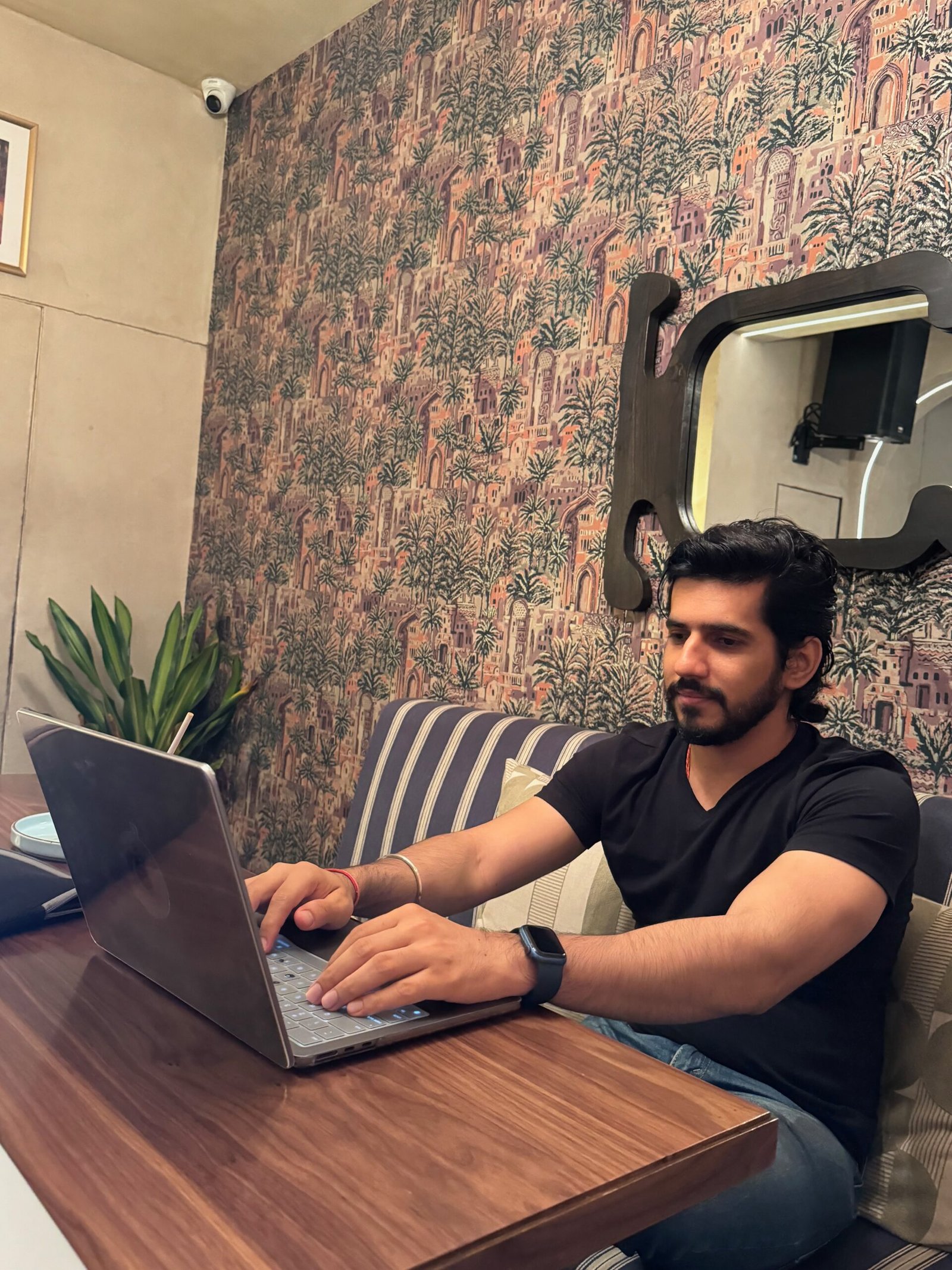 Raghav Mehra, Ragsyme with Macbook